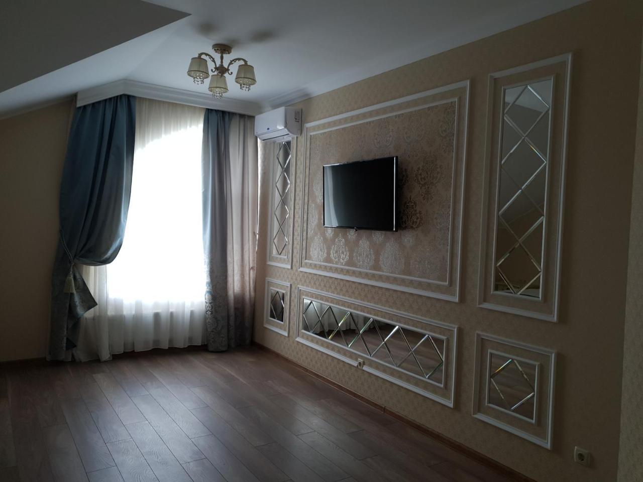 Pride Hotel Tarashcha Екстериор снимка